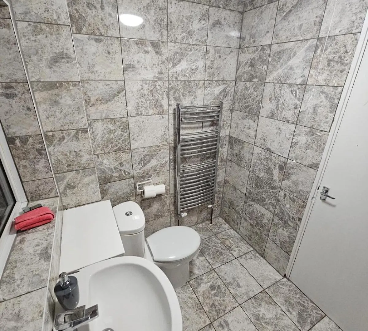 招待所 Spacious, Cozy Double Room 3 With Amenities 诺丁汉