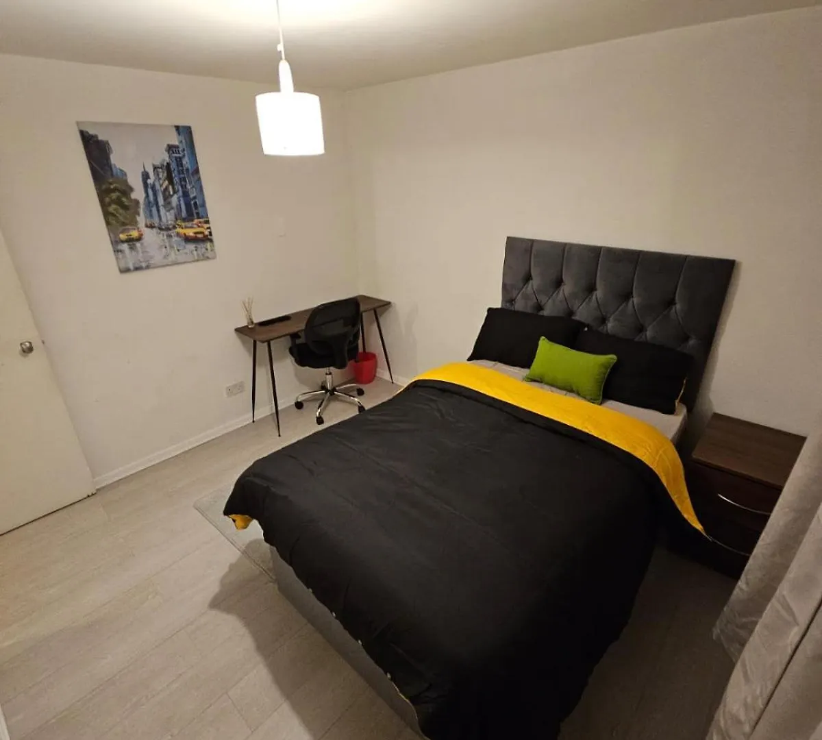 Spacious, Cozy Double Room 3 With Amenities Nottingham